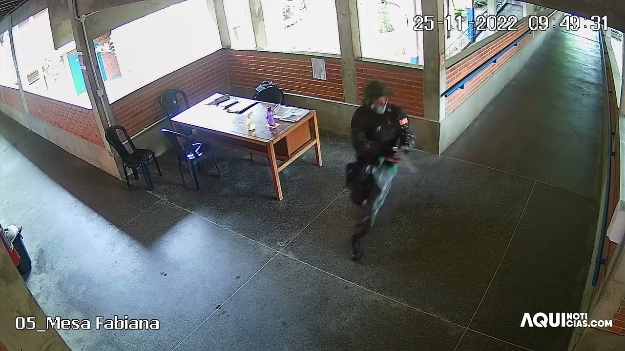 V&iacute;deo: c&acirc;meras de seguran&ccedil;a mostram atirador em escola de Aracruz