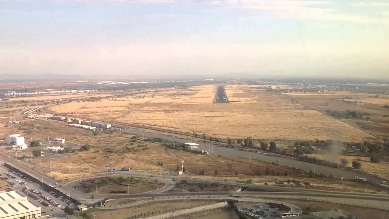 Landing at León.