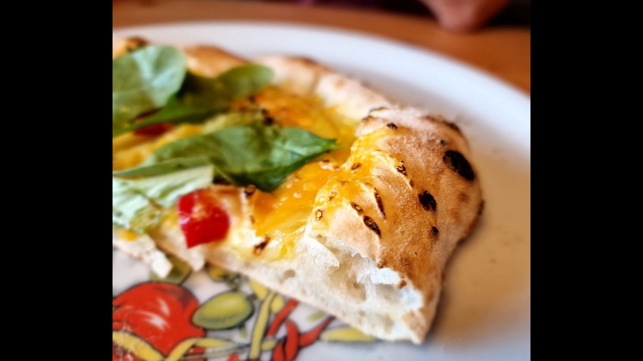 Gluténmentes,Laktózmentes,Tejfehérjementes Napolyi Stílusú pizza nyújtása feltétezése sütése!
