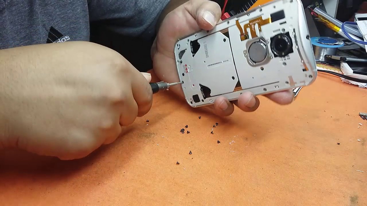 Como cambiar el modulo al Motorola Moto X 2 Facil y Sencillo