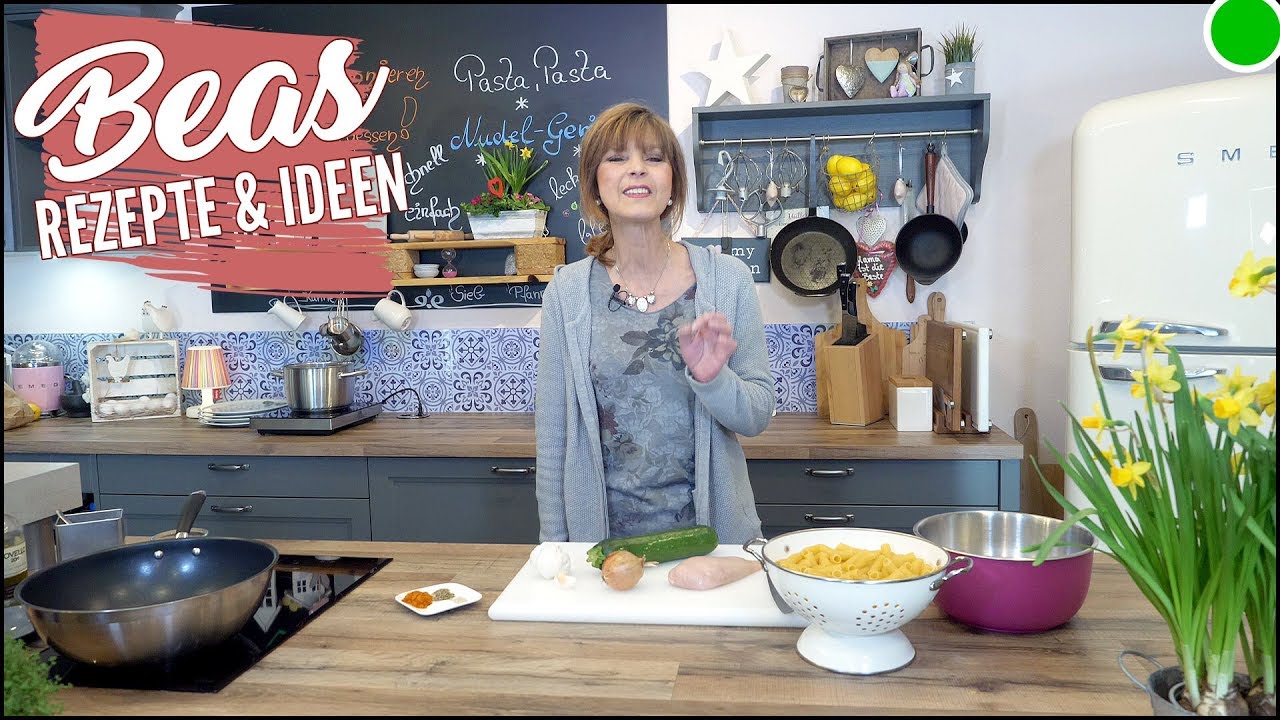 Leichtes Pasta Rezept | Nudeln mit Hähnchen und Zucchini
