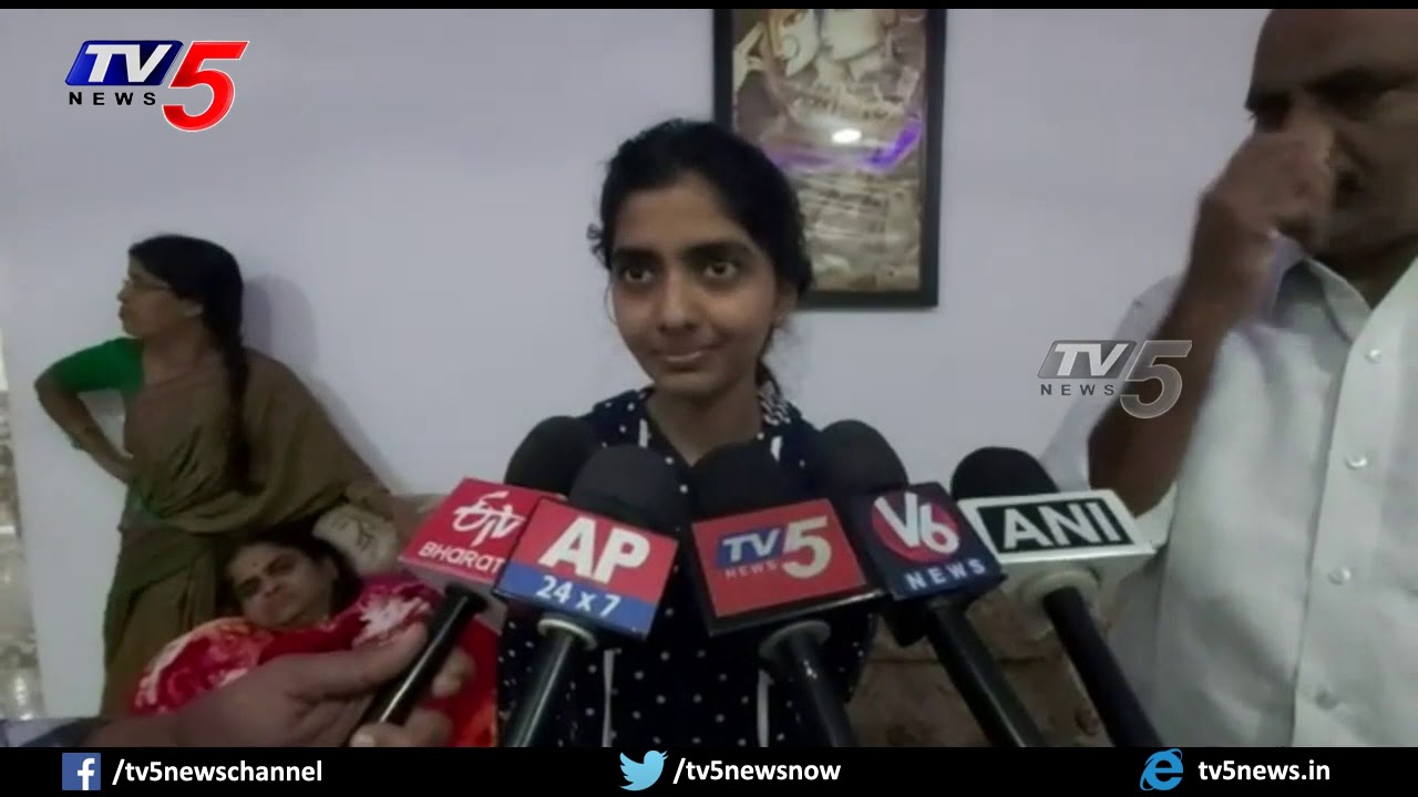 Disha Sister Express Happy Over Disha Incident Accused Encounter | Disha Family | CP Sajjanar | TV5