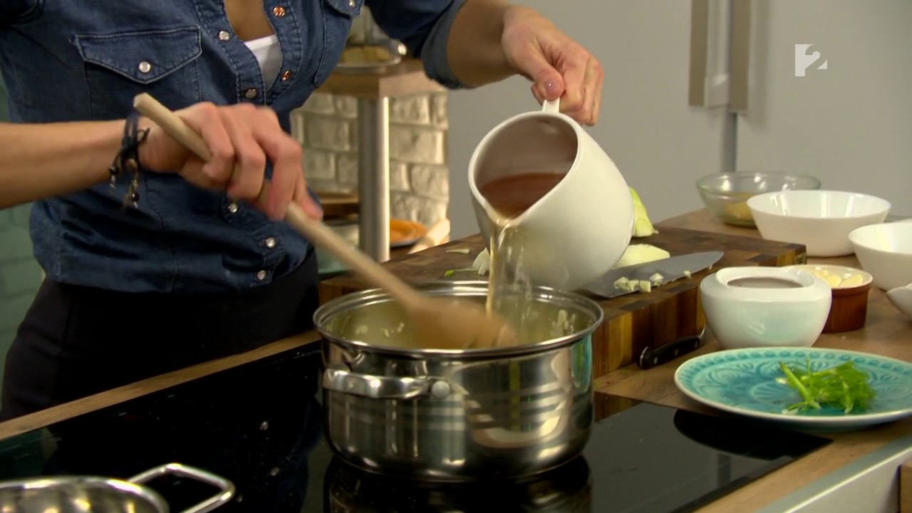 Pereccel panírozott rántott pulyka burgonyafőzelékkel - tv2.hu/mokka