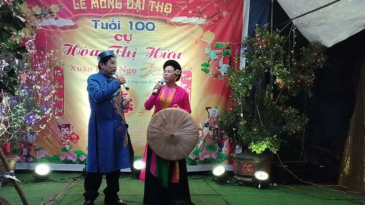 Tương phùng tương ngộ, hát tại lễ mừng thọ cụ 100 tuổi xã Tân Tiến 