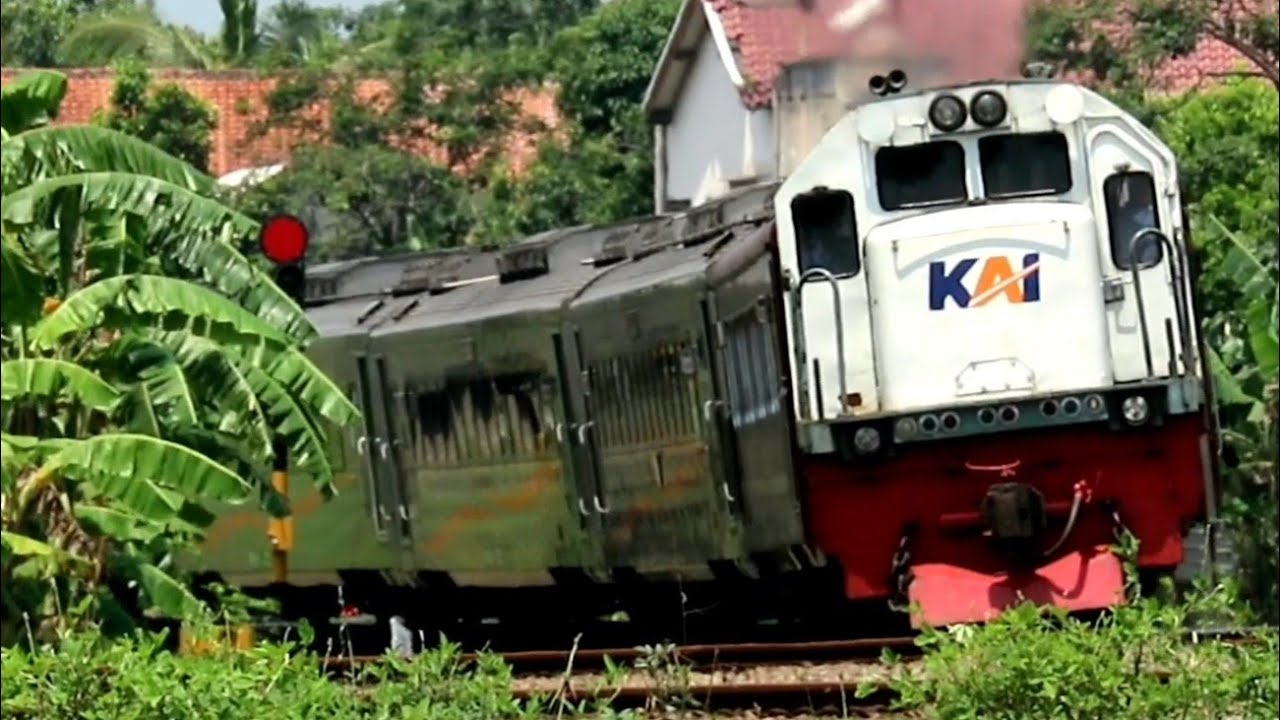 Watching rail traffic in Java. Line Gombong Kroya Cilacap September 27, 2025