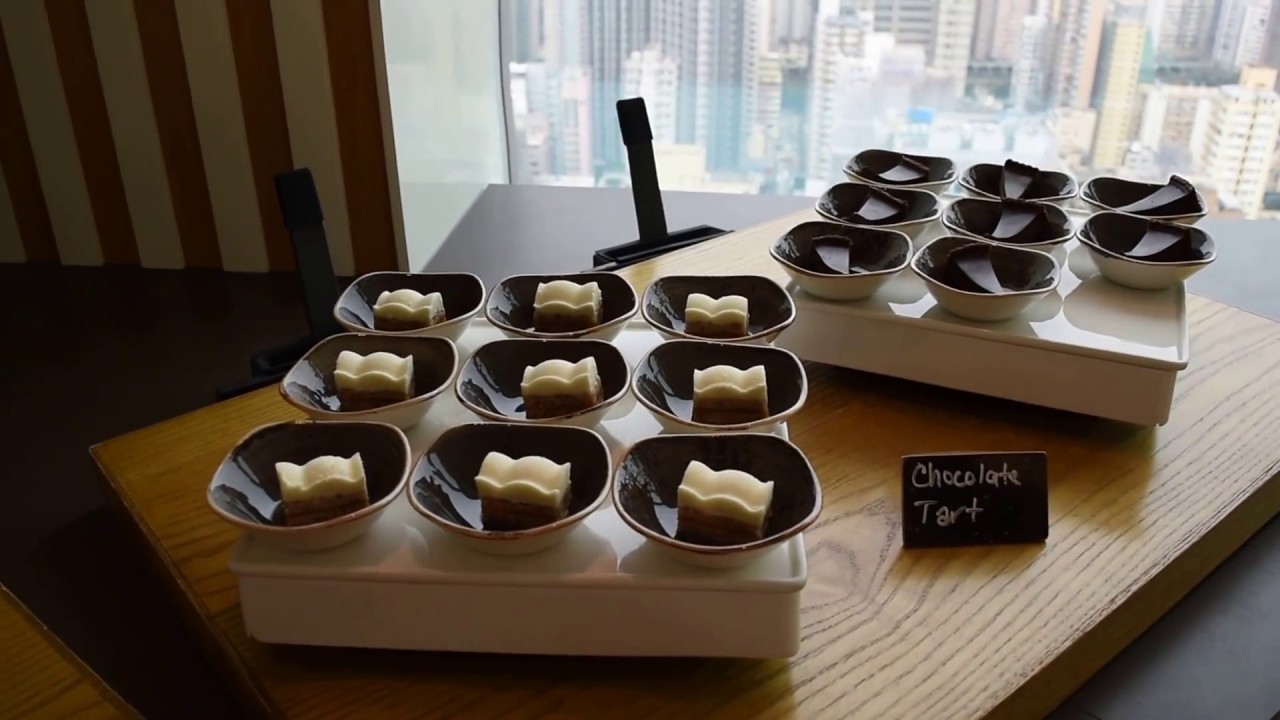 Cordis Hotel Hong Kong Club Lounge