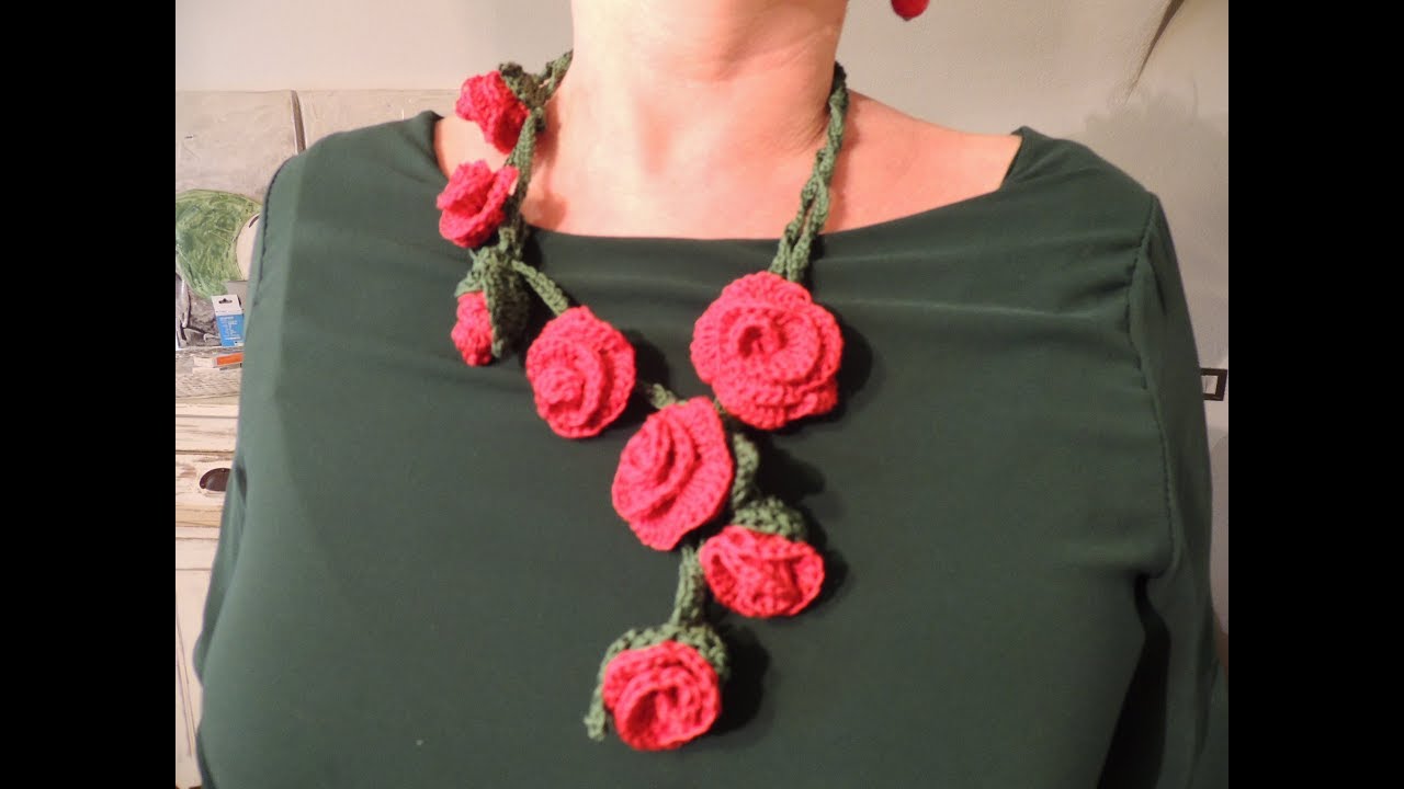 facile collana con le rose all'uncinetto