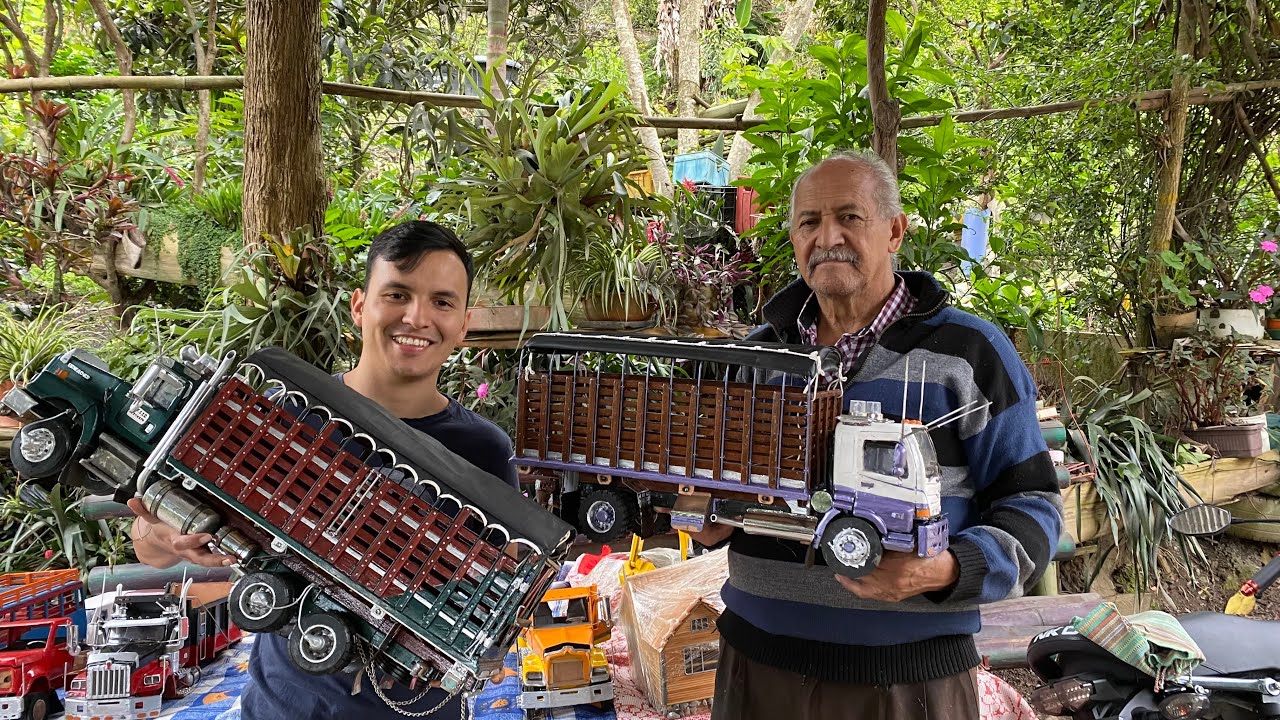 CAQUECEÑO ELABORA MULAS, CAMIONES Y CARROS A ESCALA EN MADERA !!