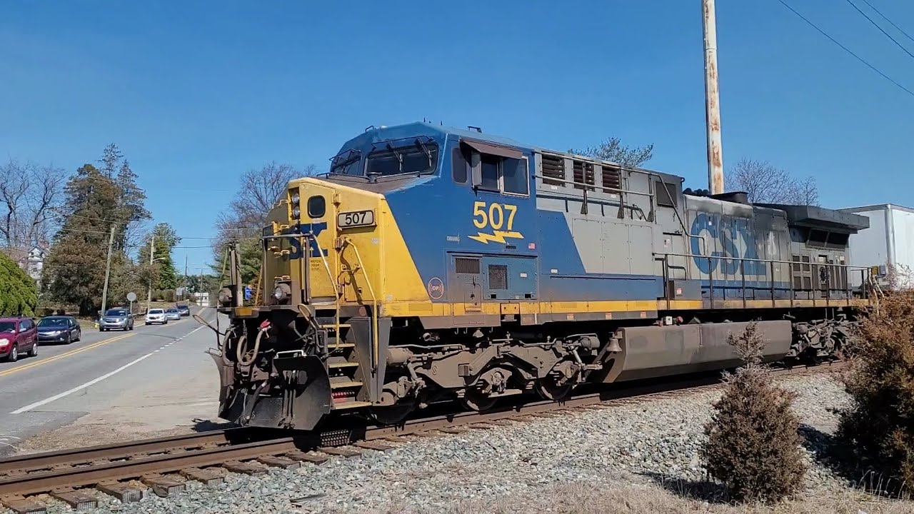 5 Trains and lots of trash on the CSX Philly Sub!