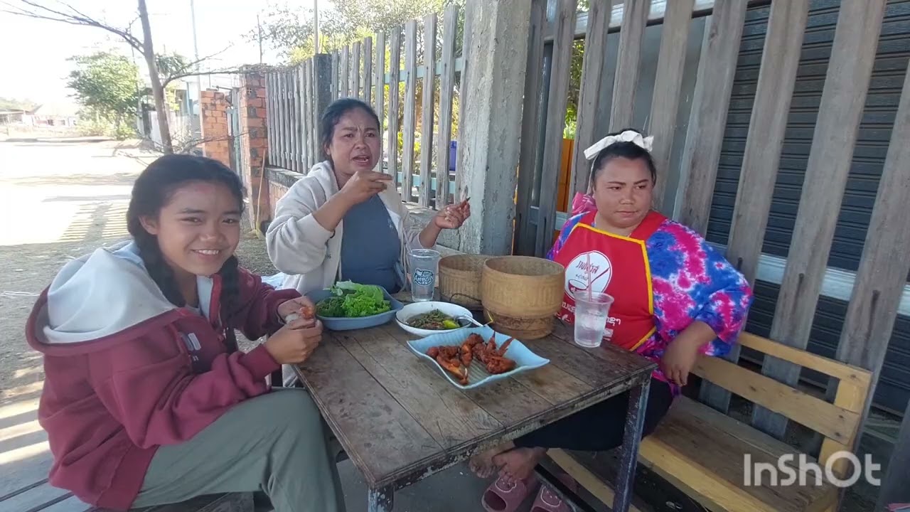 กินข้าวเว้าพี้นกันไปนำจ้า