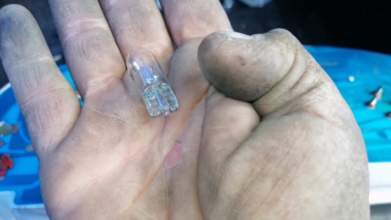NO PRENDEN FOCOS DEL TABLERO DE MI AUTO (como cambiar los focos del tablero para nissan tsuru III)