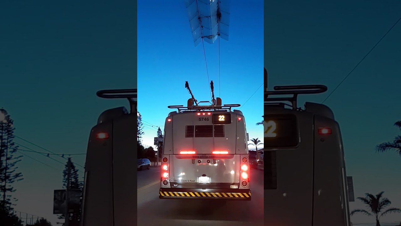 San Francisco trolley bus successfully and fails automatically to connect to catenary using pans