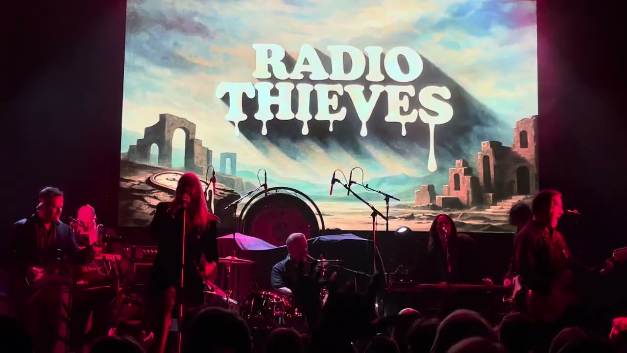 Radio Thieves - Beds are Burning (live)