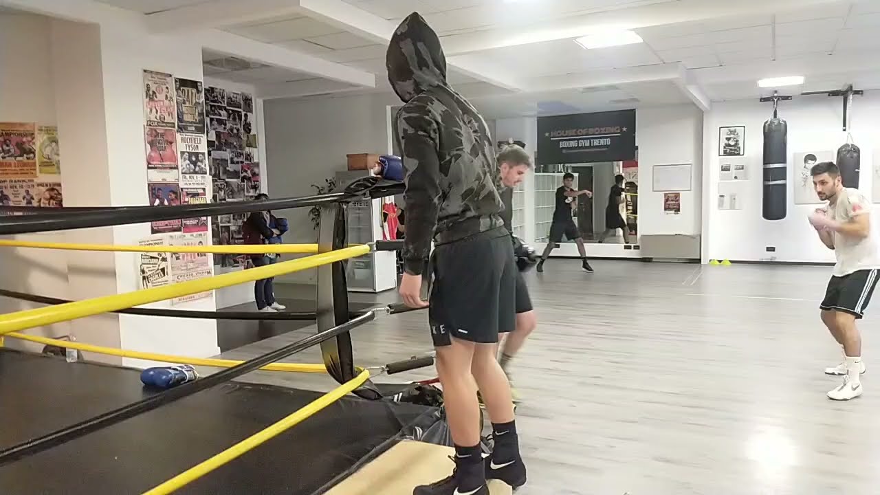 BACKFLIP IN THE HOUSE #houseofboxing #trentoboxe ##coachfabjan
