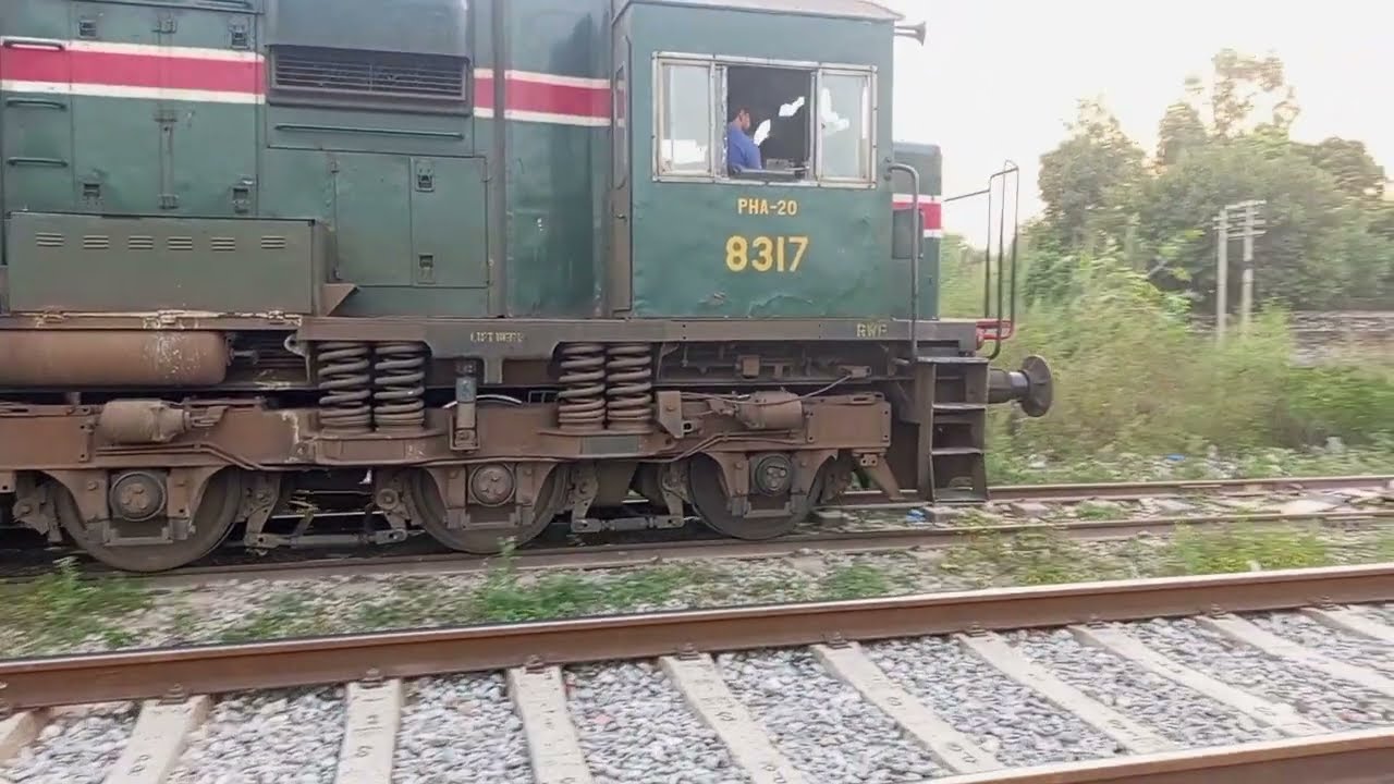 6DN ❌ 45up cover action at Sarai Alamgir railway station 🥰😘 and Rehman baba express non stop 🛑🛑