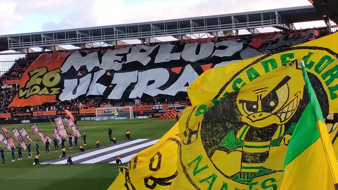l'entrée des joueurs l'ambiance des supporters #FCNantes le trio dès #UltrasLorient #derby #breton📢