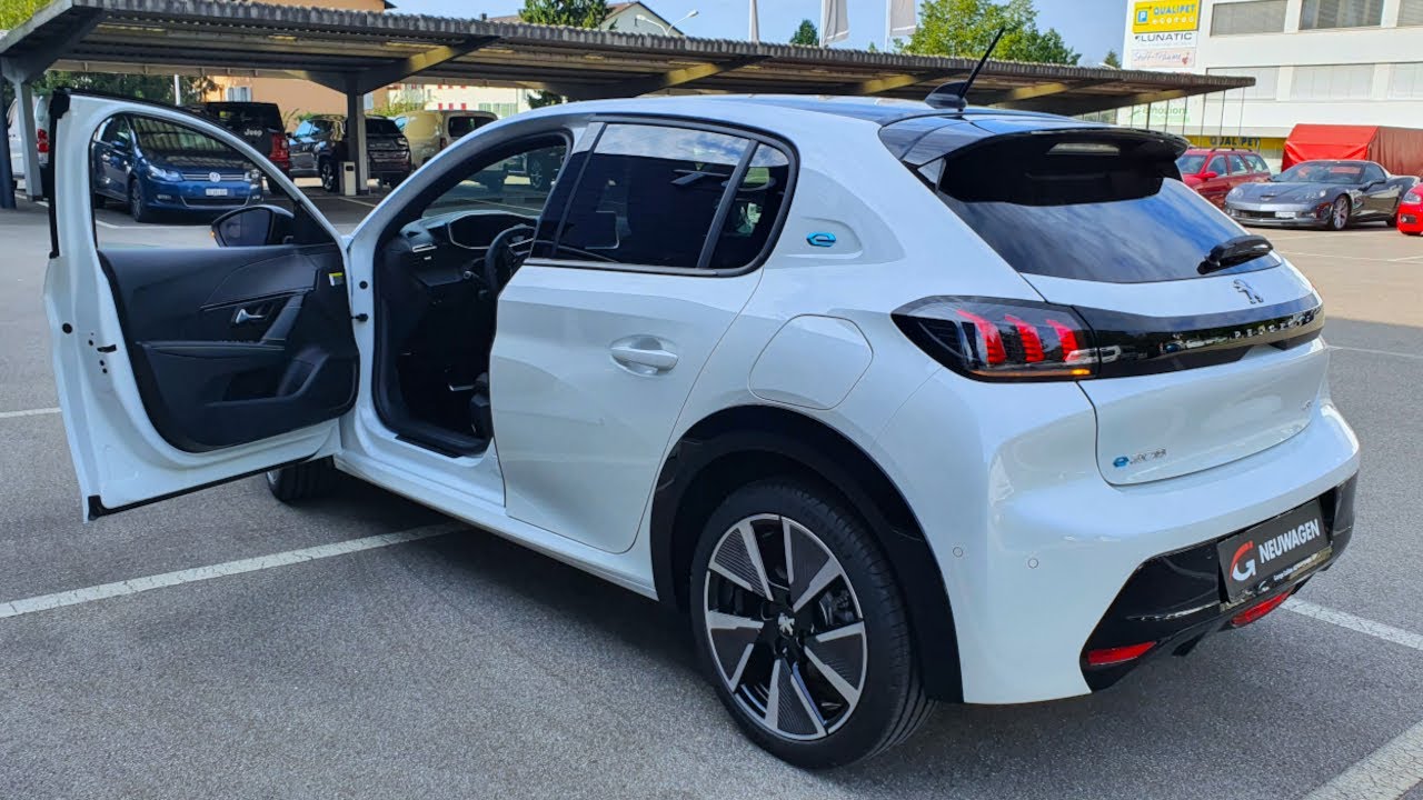 Обзор тест-драйва нового Peugeot e-208 GT 2020 года от первого лица
