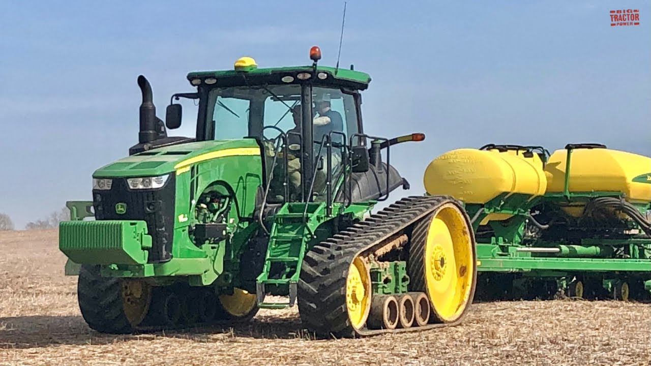 JOHN DEERE 8370RT Tractor Planting Corn