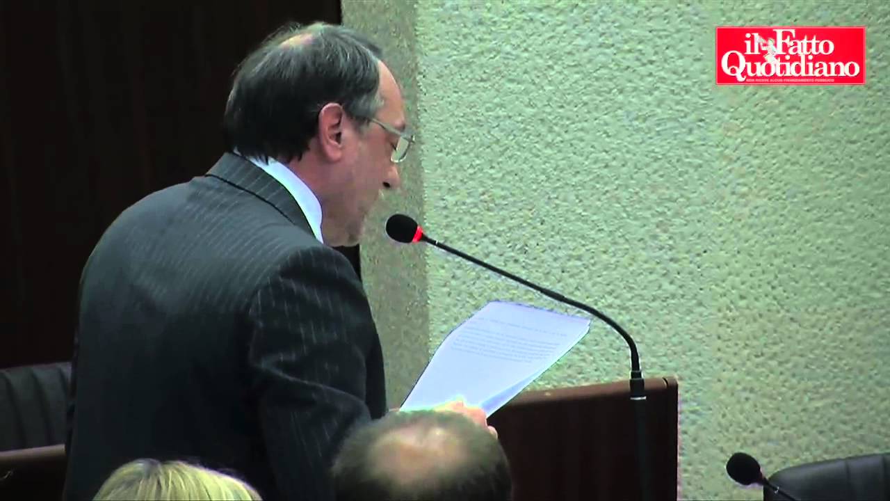 Lega salva Formigoni. Lui: 