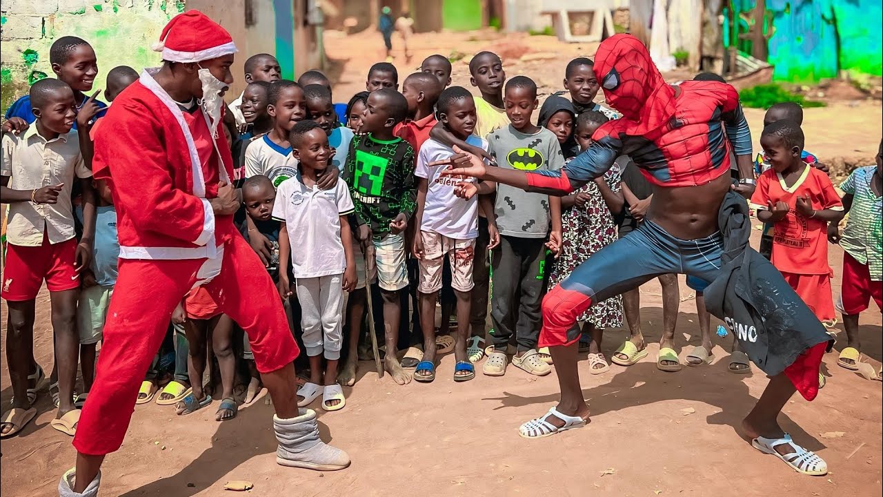 P&egrave;re No&euml;l Vs Spiderman 😂