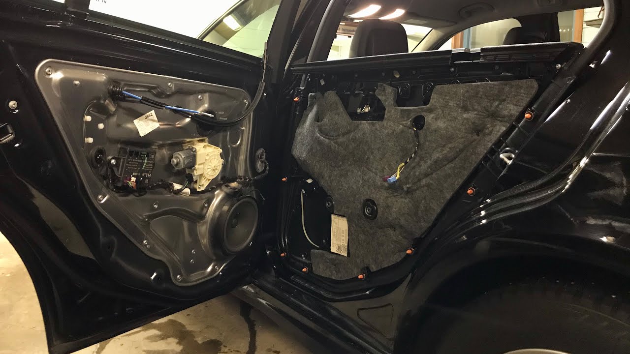 Mercedes W212 | Remove Rear Door Panel