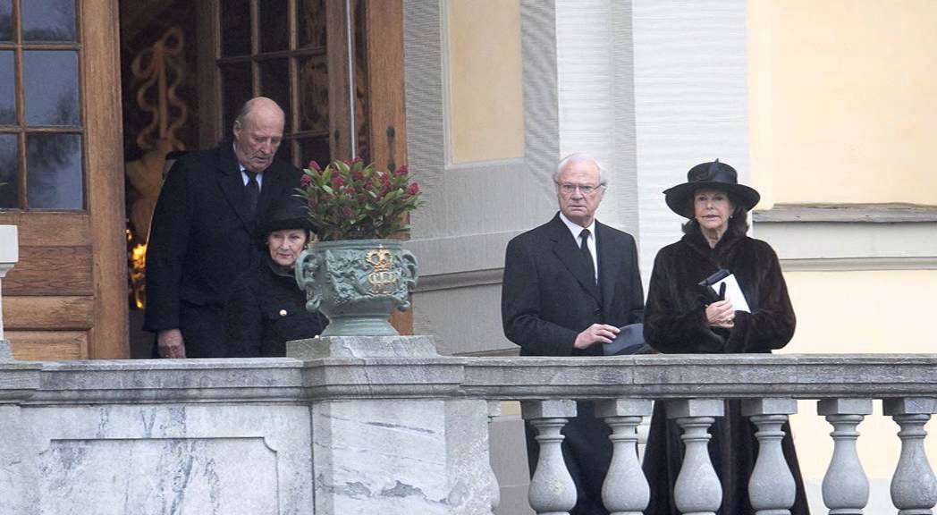 Här tar Victoria farväl av prinsessan Kristine