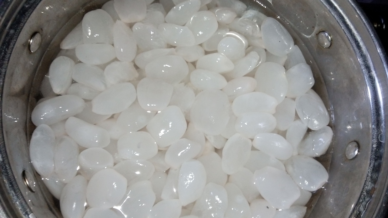 Cách sơ chế và tạo màu cho hạt đác tươi Nha Trang