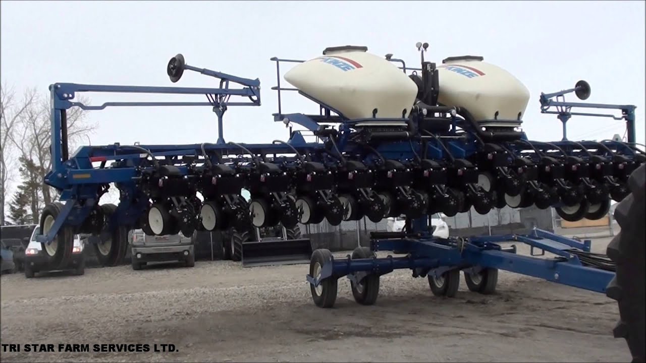 Tri Star Farms: 2014 3660 Kinze Planter Transporting to Field Position
