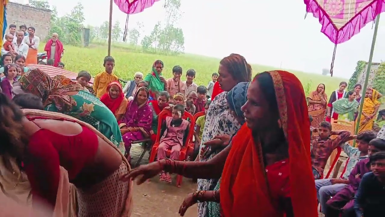 बताइए कहां कहां किन्नर लोग बधाई लेने जाती है  बाराहि