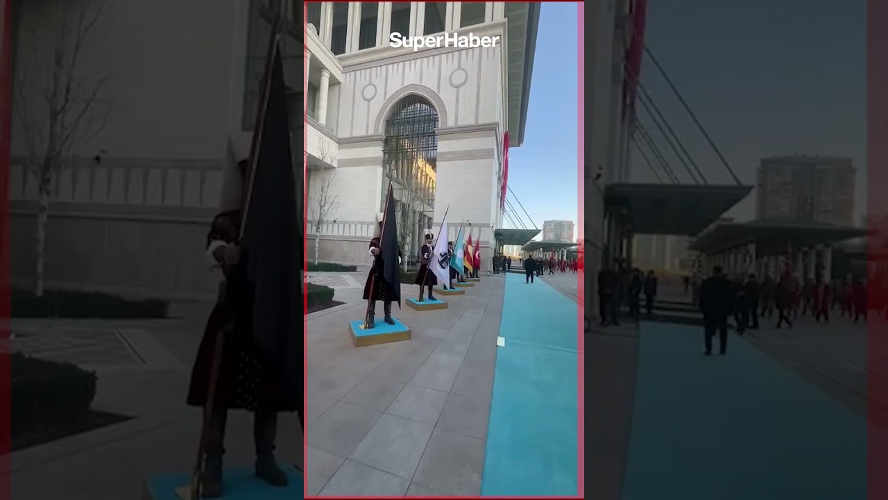Beştepe'de 29 Ekim resepsiyonuna gelenleri tarihteki T&uuml;rk askerleri ve devlet bayrakları karşıladı