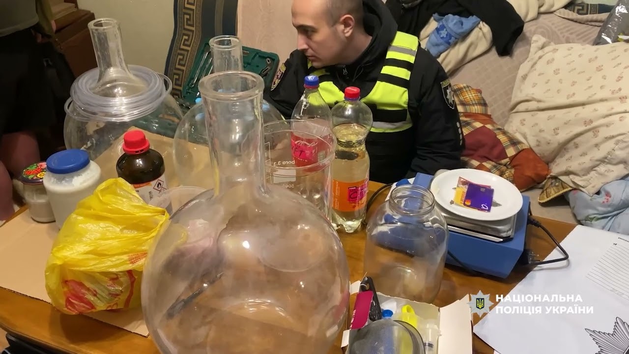 Ліквідували дві наркомережі та підпільну лабораторію: вилучено «товару» на мільйони гривень