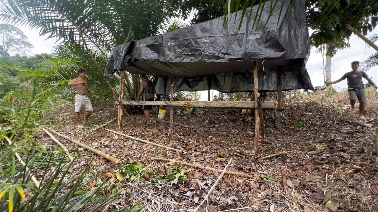 Hari pertama membangun tempat berteduh dari trik nya matahari