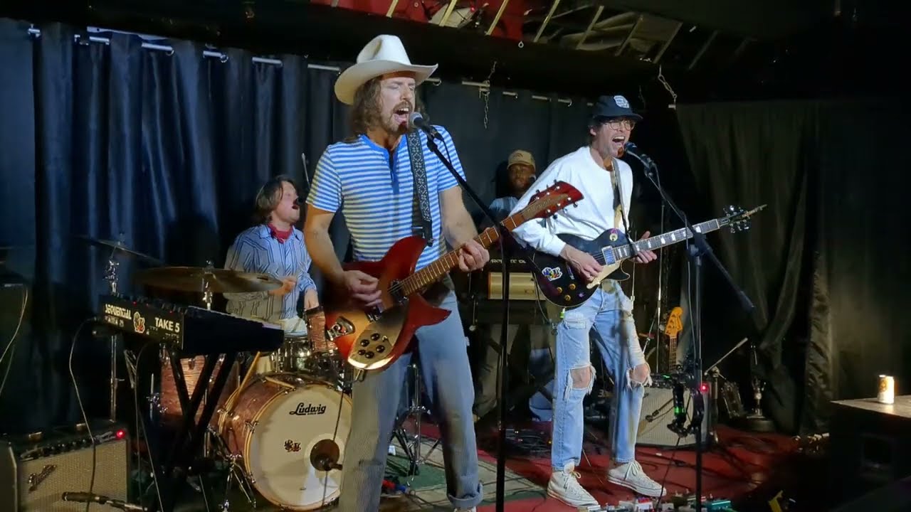 Yukon Blonde - Summer in July (Live @ Xeroz Arcade/Bar)