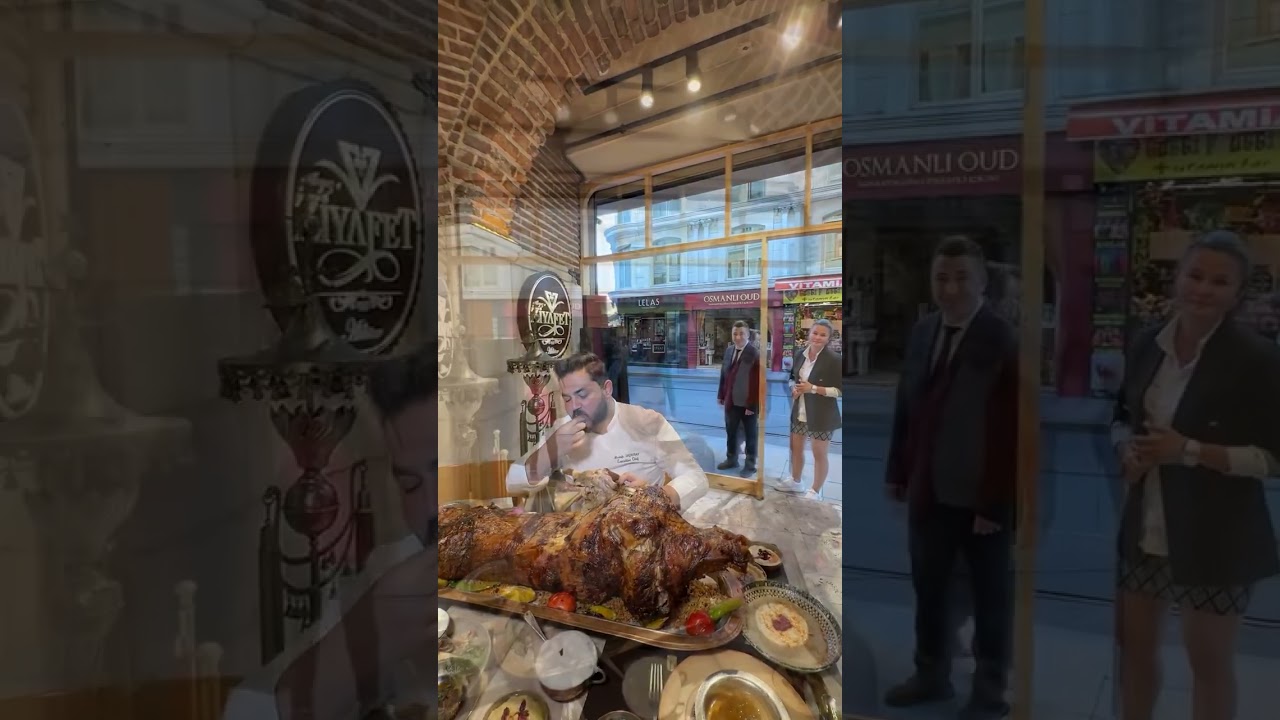 İstanbul Sultan Ahmet 'te Ziyafet Kuzu &Ccedil;evirme Mustafa Usta'nın B&Uuml;T&Uuml;N KUZU YEME HİKAYESİ 💯👌 #reklam