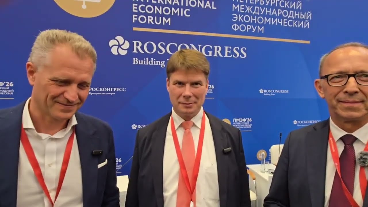 AfD-Abgeordnete beim 29. Wirtschaftsforum SPIEF w St. Petersburgu