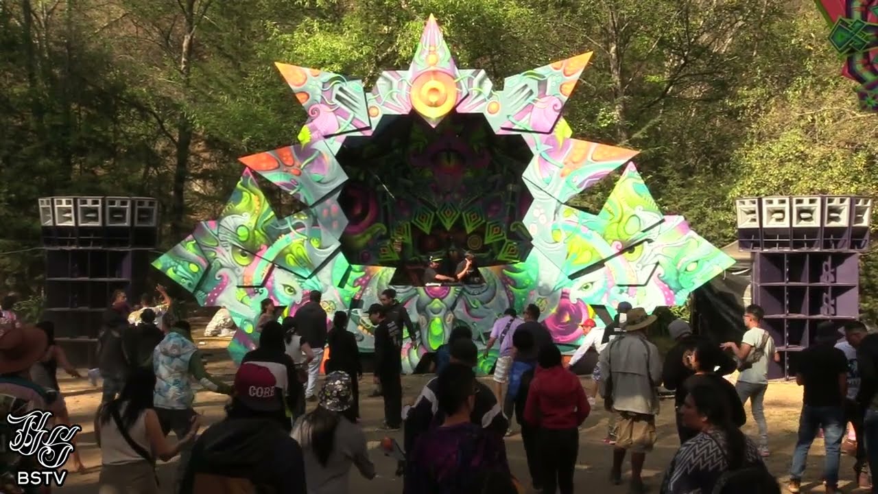 FUTURO @arcekmusic  @MULTIDIMENSIONALMUSICRECORDS  Hitech Revolution México 2ed by @Lisergica25  CDMX