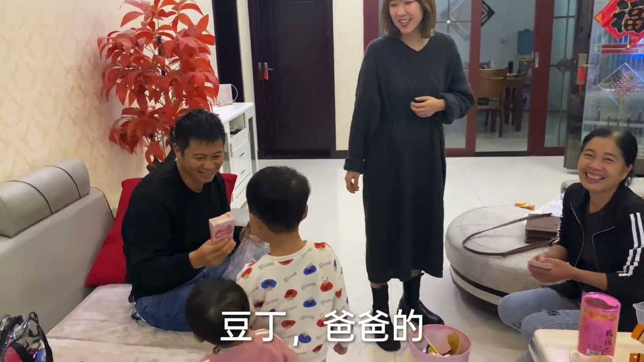 小菲给婆婆取了20000，可是婆婆心里难受不想要，到底啥原因？
