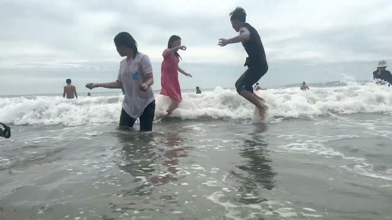 Tắm biển sướng quá