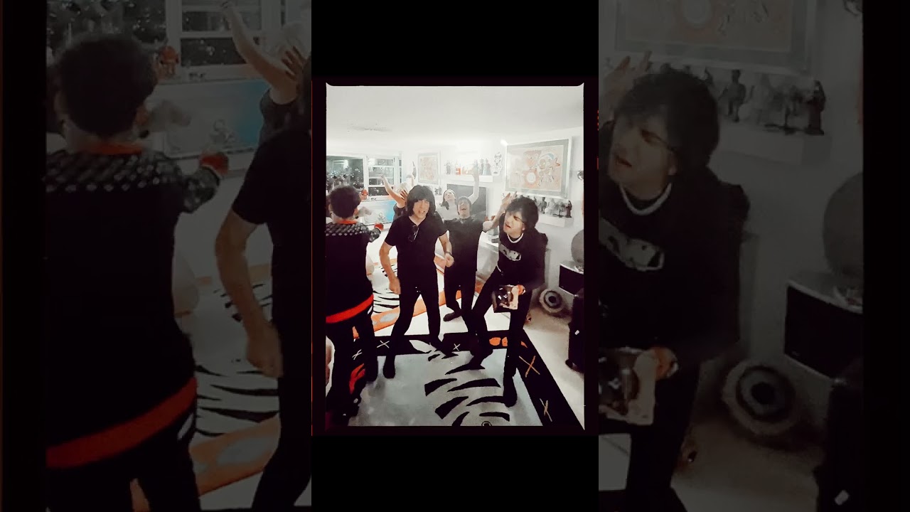 Marky Ramone's Blitzkrieg - It's Not Unusual