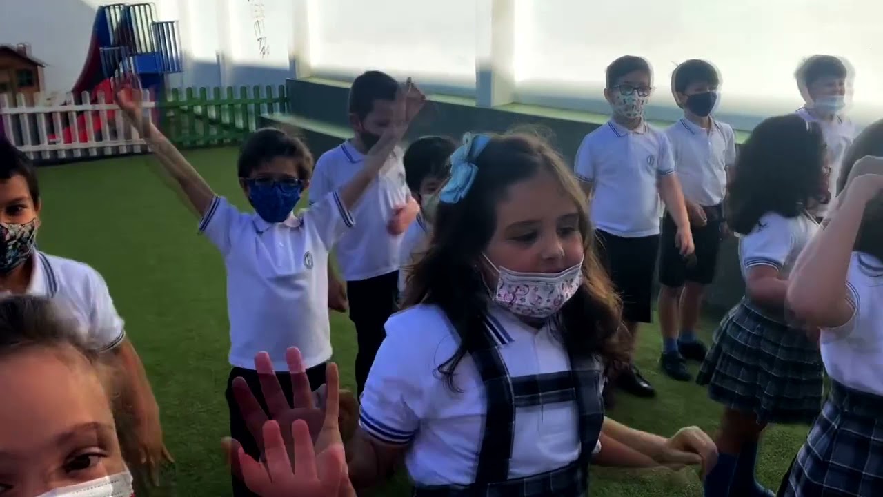 Celebración del mes de Maria en Educación Infantil.