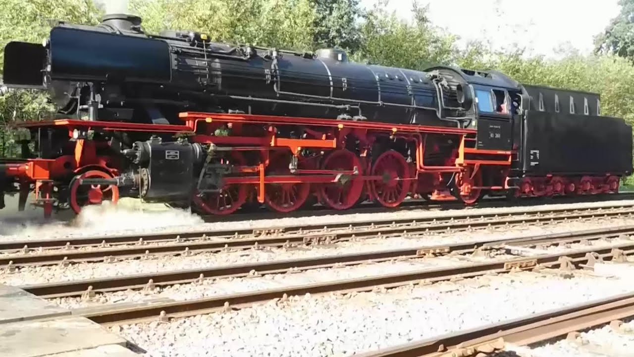 Spitsuur in Loenen Centraal met 6 verschillende locomotieven onder stoom
