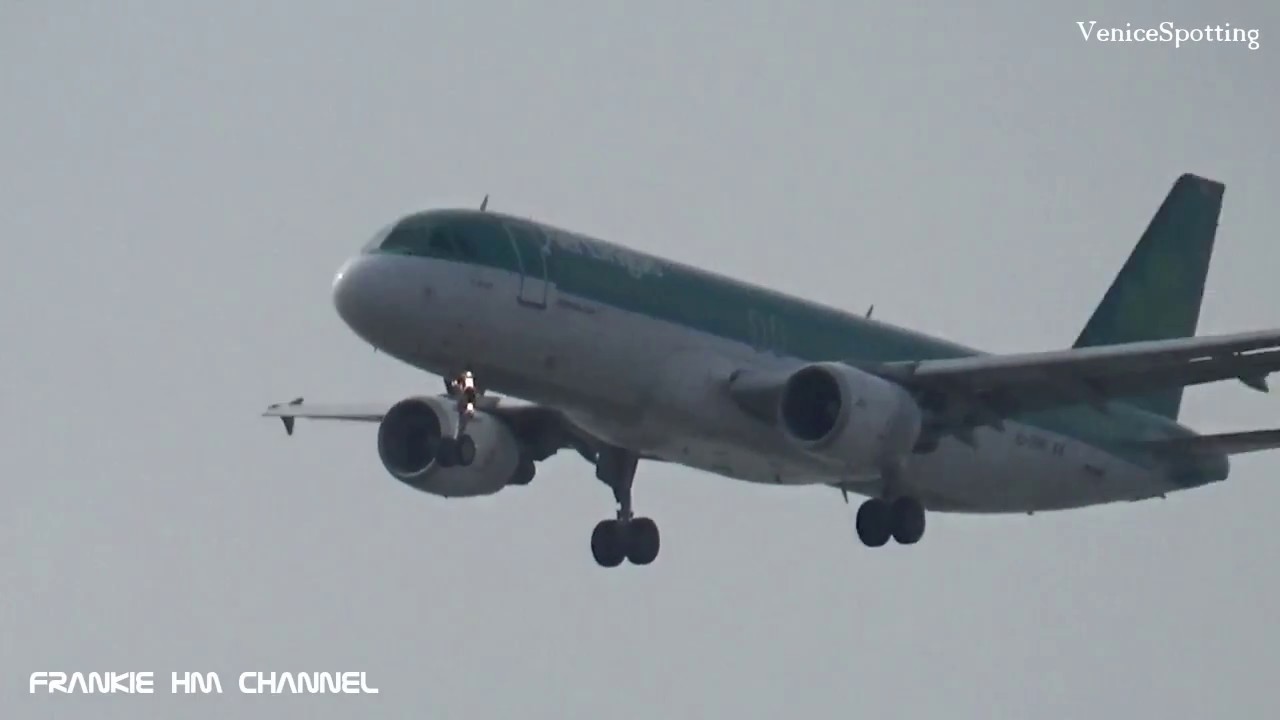 Plane Spotting Venice | Landings and takeoffs compilation