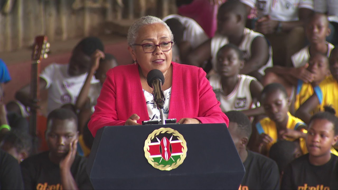 SEE FIRST LADY MARGARET KENYATTA GET ENTERTAINED AND GIVE SPEECH AT GHETTO CLASSICS!