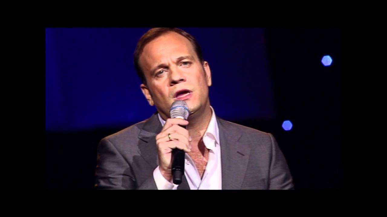 Je bent pas zeventien - Carlo Boszhard (Robert Long) uit A La Longue