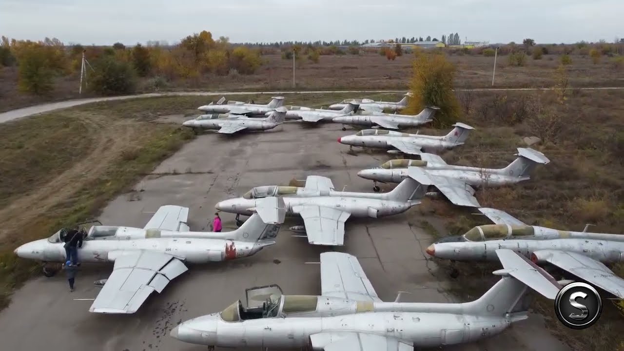 Заброшенный военный полигон. Кладбище самолетов и вертолетов. Брошенный аэродром