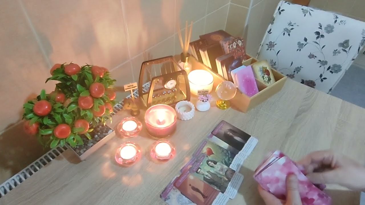 AKLIMDAKİ KİŞİNİN BENDEN GİZLEDİKLERİ NEDİR?🙏🌹☕ #tarot #keşfet 