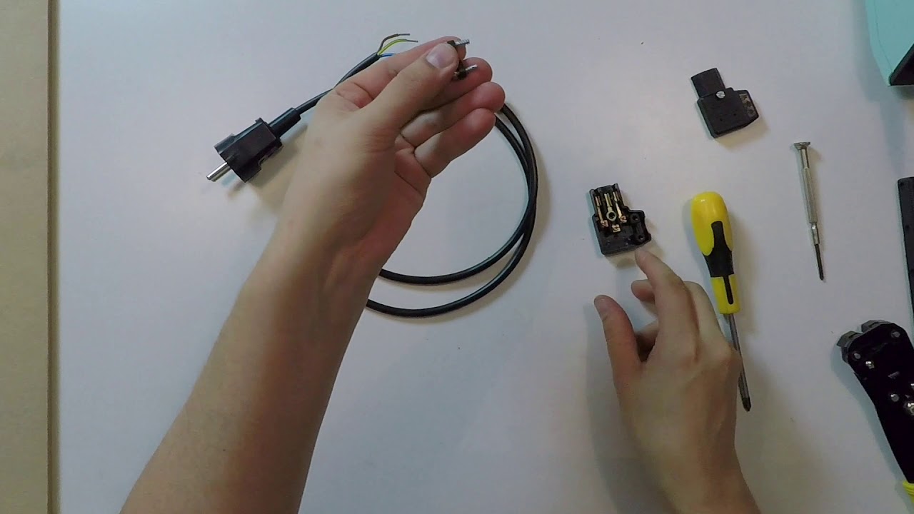 How to assemble an IEC-connector for the mains AC cable - Custom Boards pedalboard builder's guide