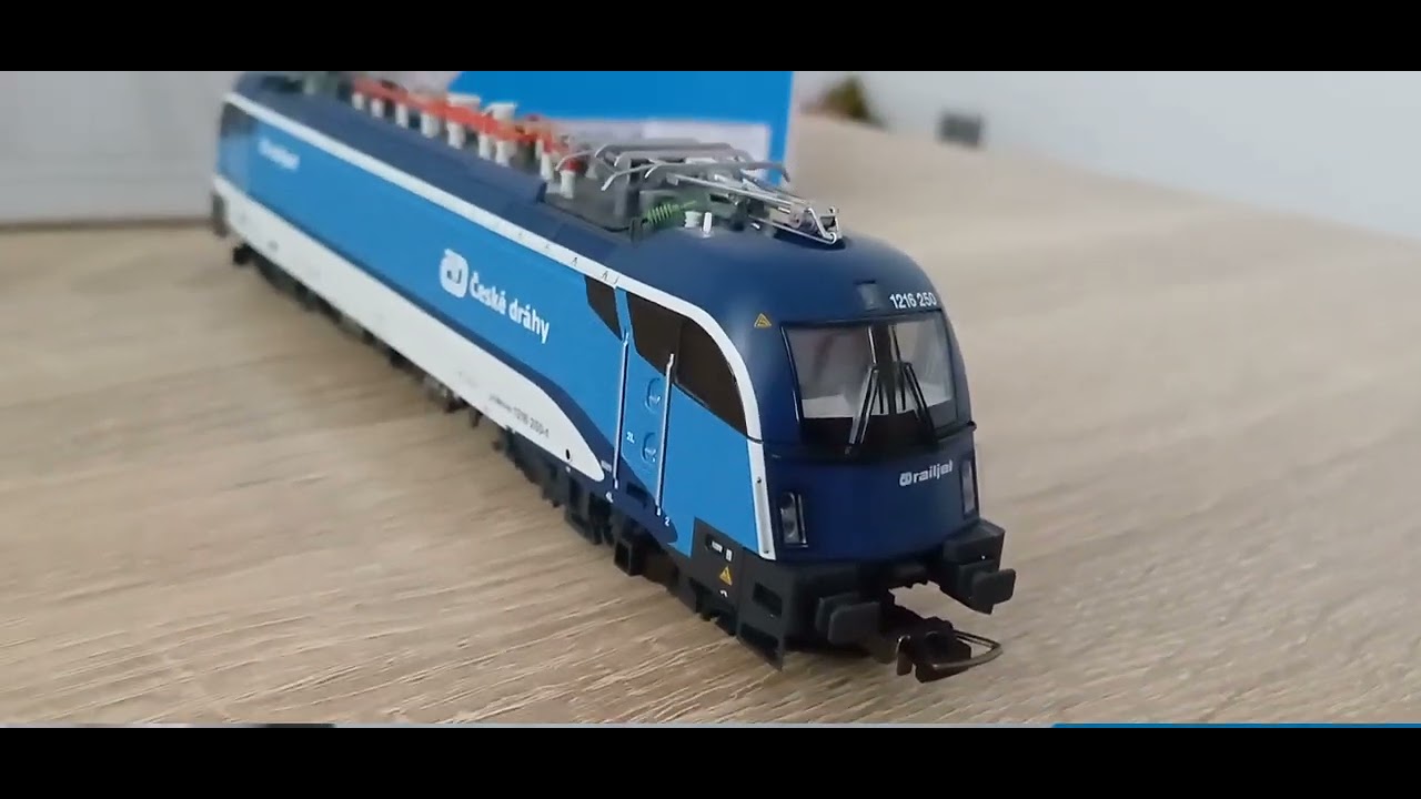 Railjet PIKO EXPERT Taurus H0 1:87 train