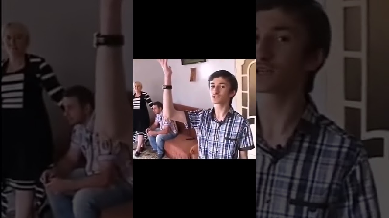 мама меня отправила меня кормить куреи