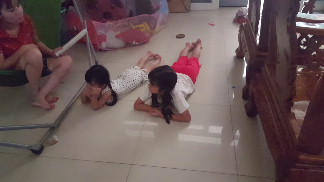 Làm gãy bàn bị đòn 06 12 2018